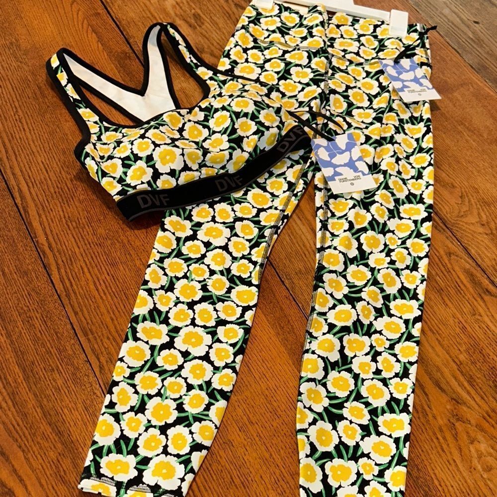 Diane Von Furstenberg  Daisy 🌼 Yellow Floral Leggings & Sports ⚽️ Bra Set